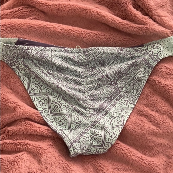 Bikini Set - Picture 4 of 4